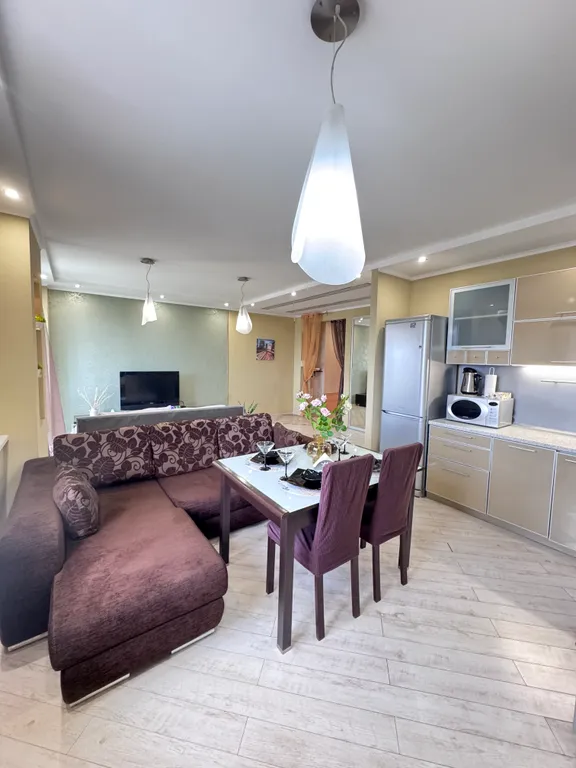 Уютная квартира у ТЦ Столица