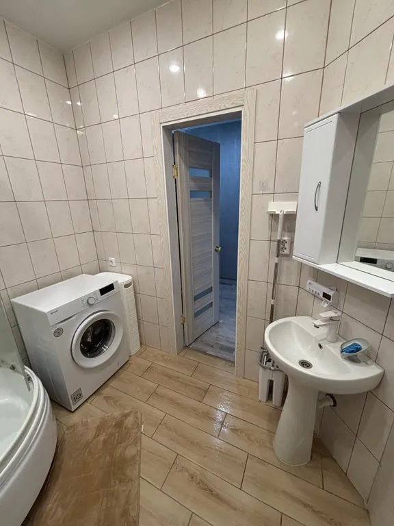 Квартира Сдаётся светлая и уютная квартира, в двух шагах от парка «Поддубного». — Ейск