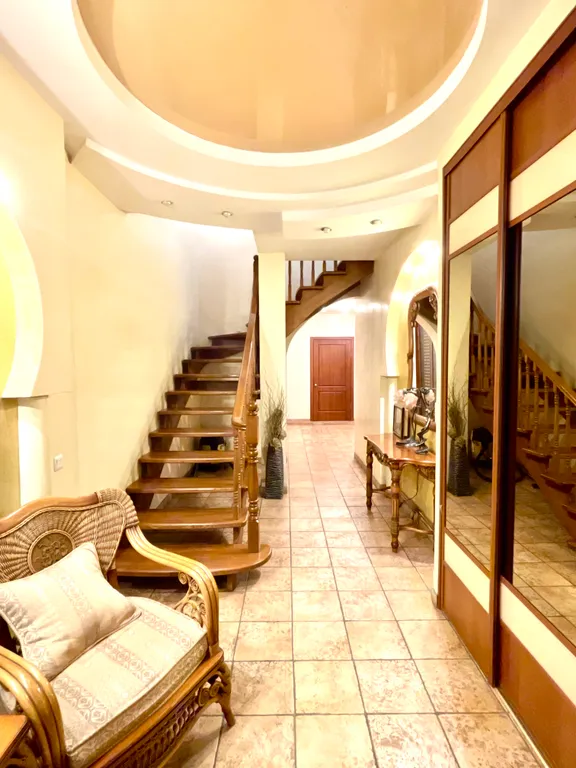 Большой коттедж - Lucky Home в центре с видом на  Золотой Рог