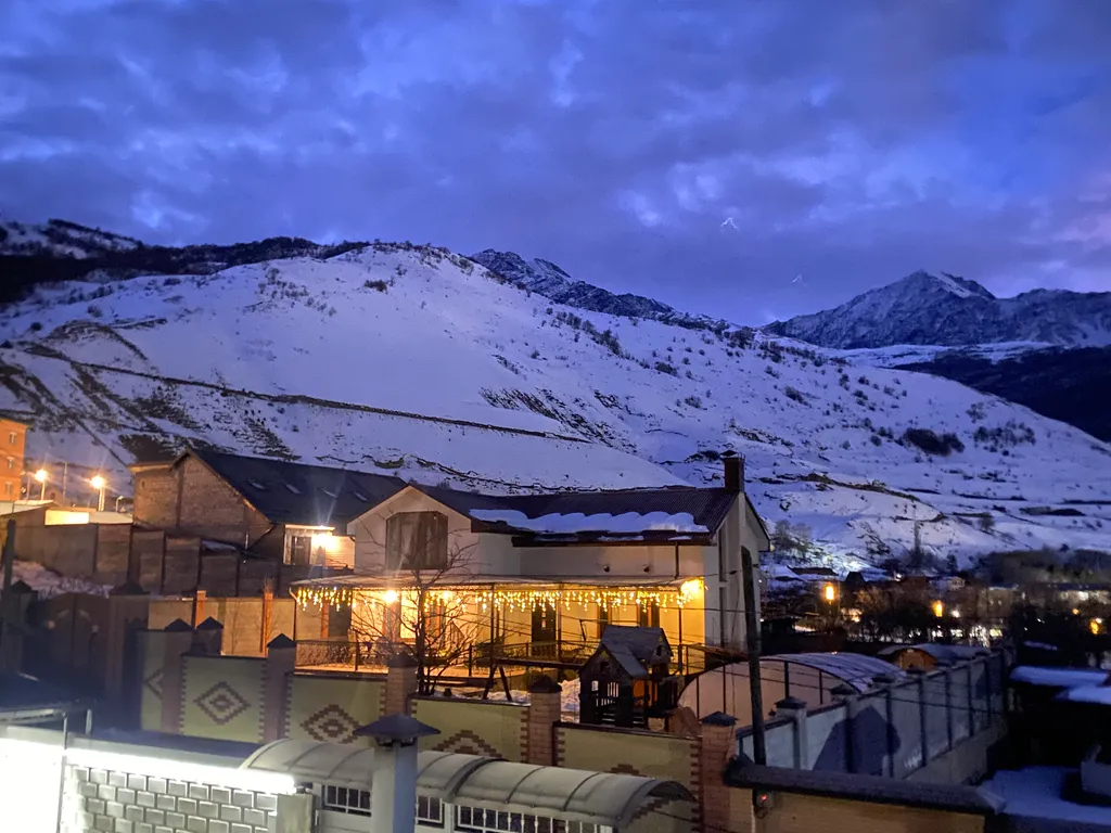 Уютный дом среди гор с джакузи