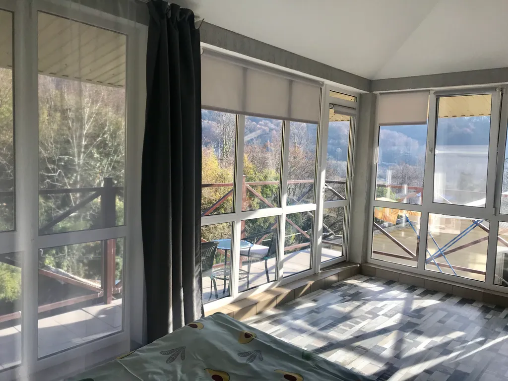 Коттедж Апартаменты с балконом в частном доме у бассейна — Адлер