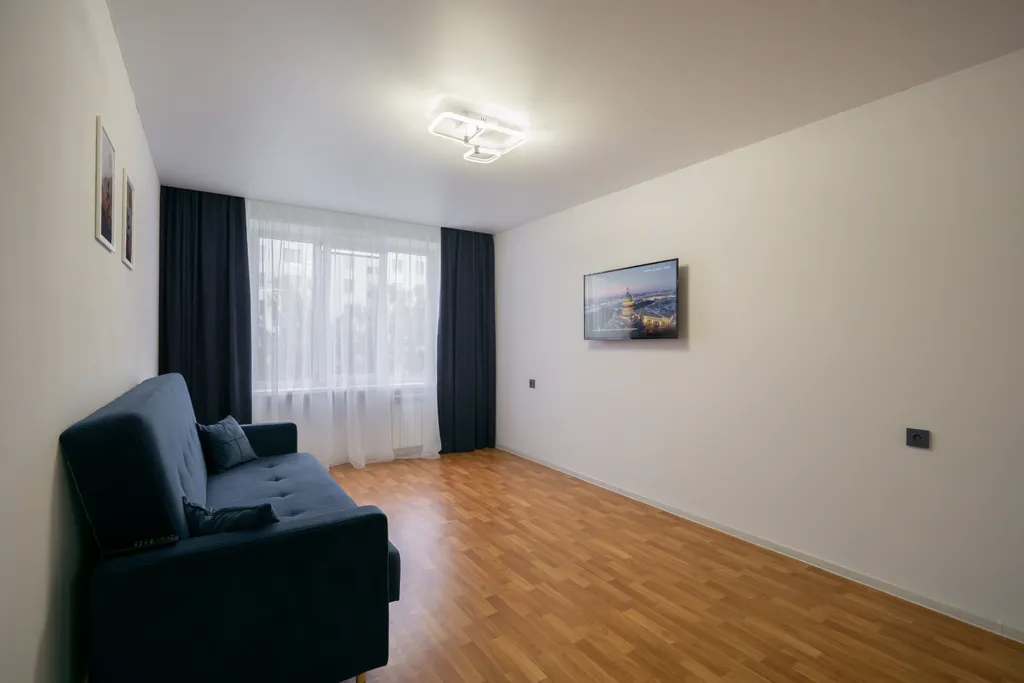 Уютная светлая двухкомнатная квартира рядом с парком