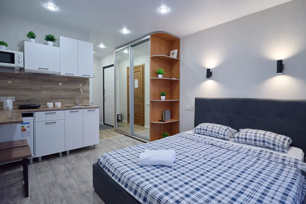 Студия в центре возле "Лампочки"(гастрохолл).  ТЦ "Лето"