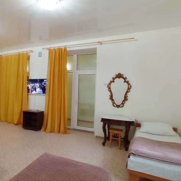 Коттедж с бассейном