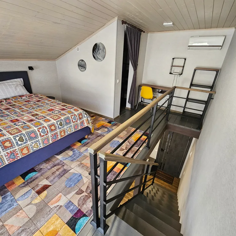 Стильная двухуровневая квартира