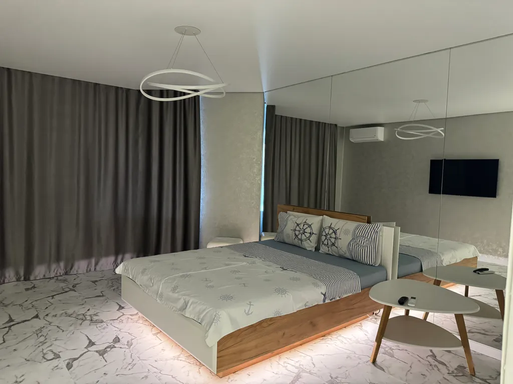 Квартира Зеркальные апартаменты — аренда посуточно в Тольятти