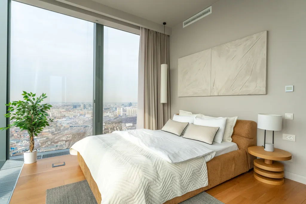 Угловой стильный апартамент с 2 спальнями