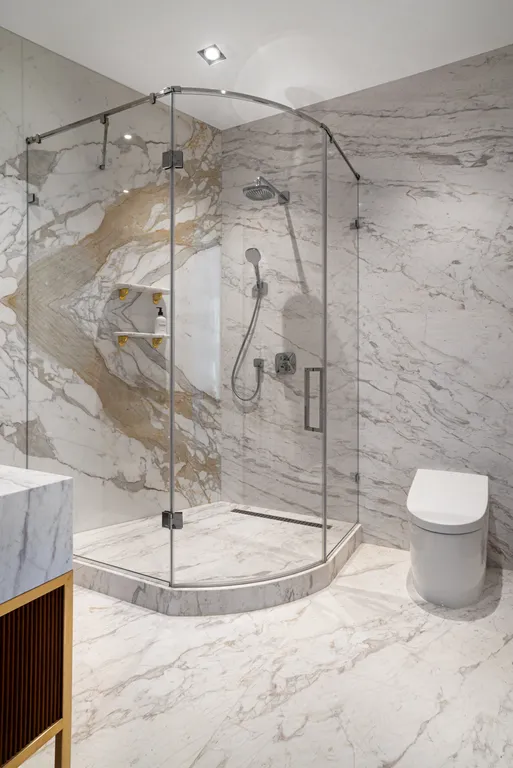 Роскошный апартамент на 81 этаже с ванной у окна и великолепным видом