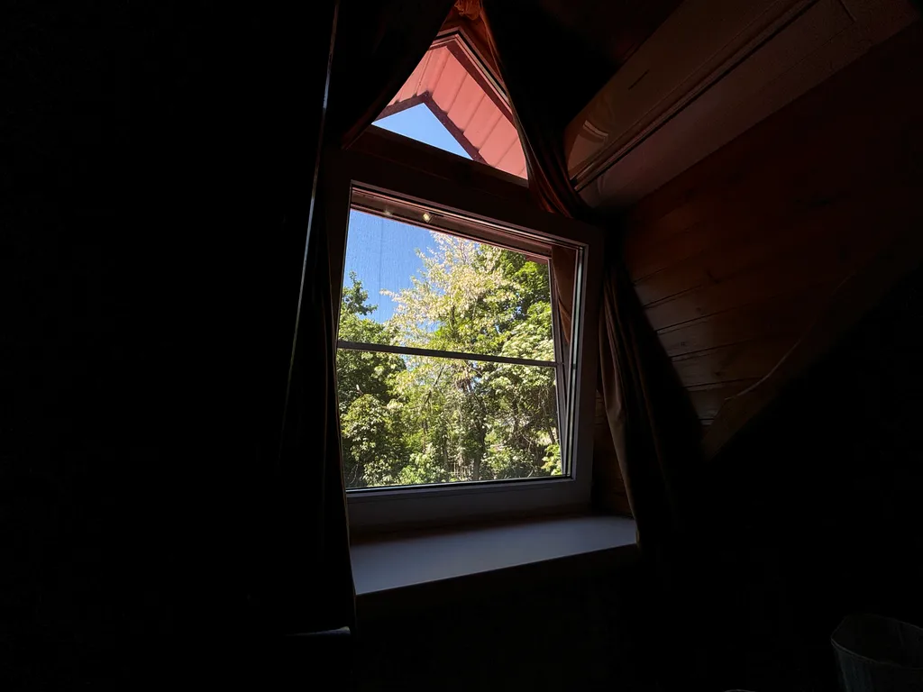 Деревянный мансардный номер