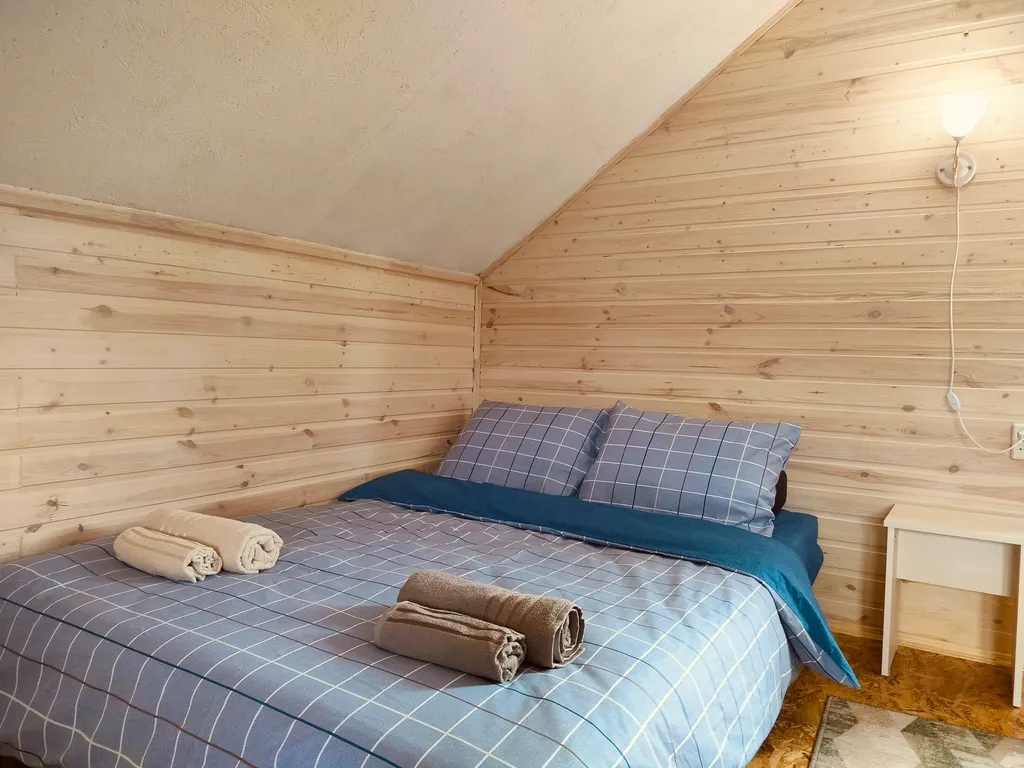 Новый дом  около леса