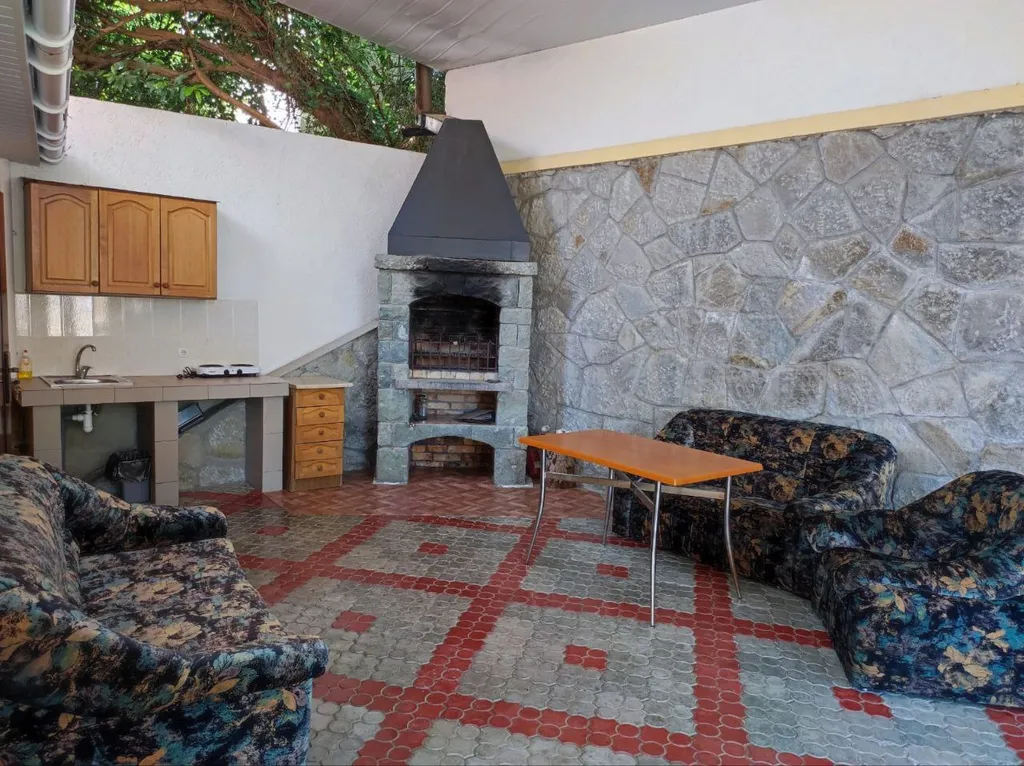 Номер у Воронцовского парка рядом с морем и с собственным двором