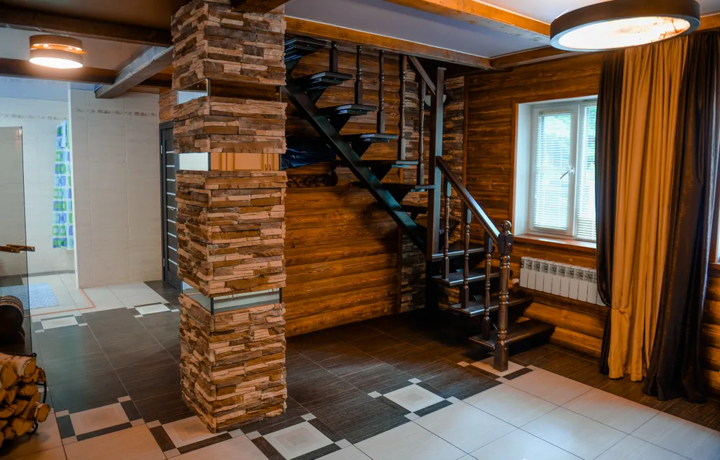 Дом в лесу с бассейном и баней