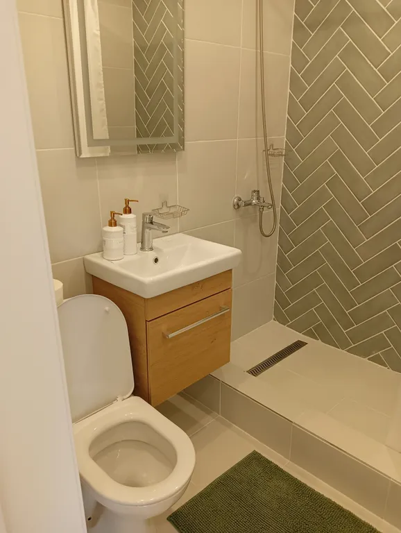 Двухкомнатная квартира в центре города с потрясающим видом из окна