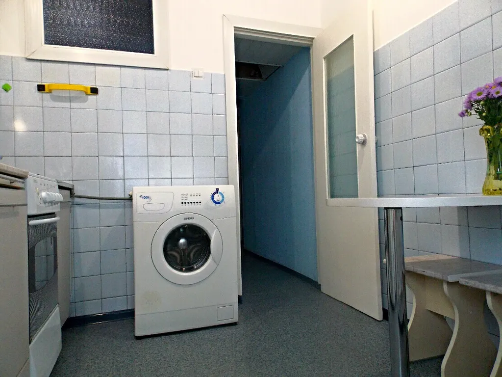 Уютная двухкомнатная квартира в центре со своим гаражем.