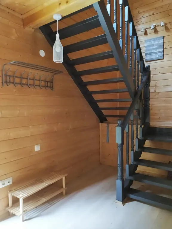 Дом с камином и с большим фруктовым садом