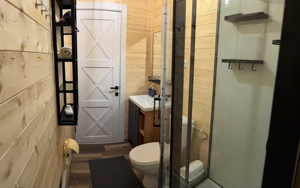 Новый коттедж в лесу