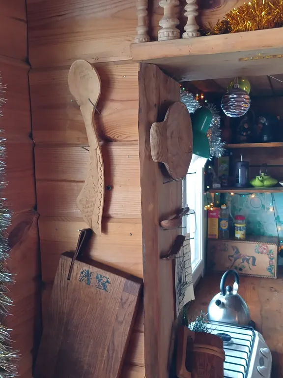 Дом у леса с камином на окраине для отдыха души и тела