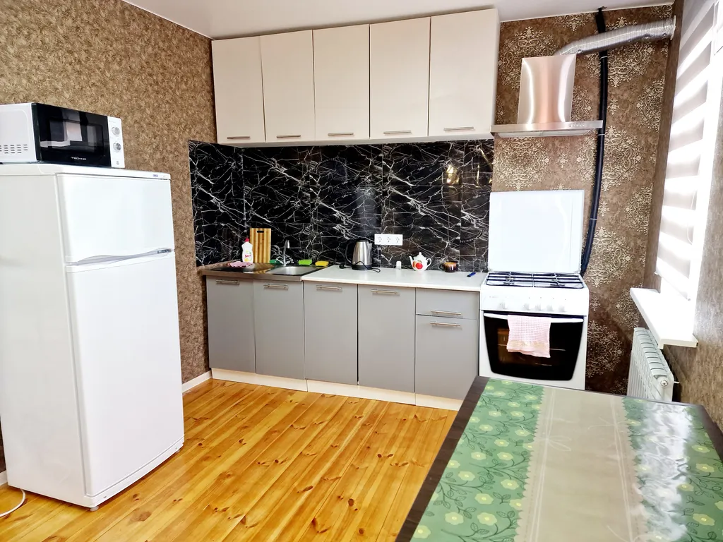 2х комнатная квартира со всеми удобствами в зеленой части города!