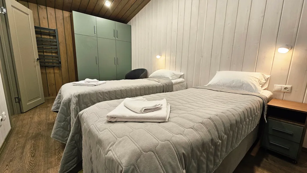 Далеко и надолго