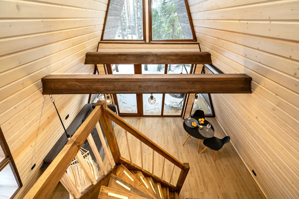 Стильный дом-шалаш с горячей купелью среди вековых сосен