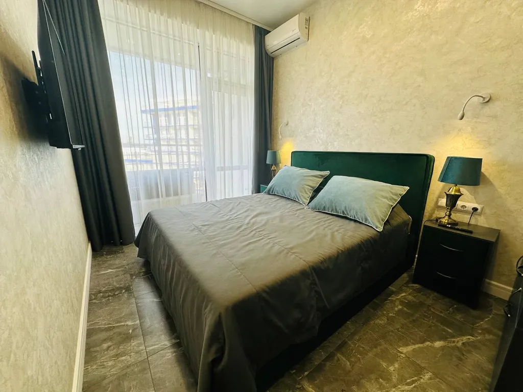 Квартира Квартира Комфортный апартамент с видом на бассейн и море — Севастополь