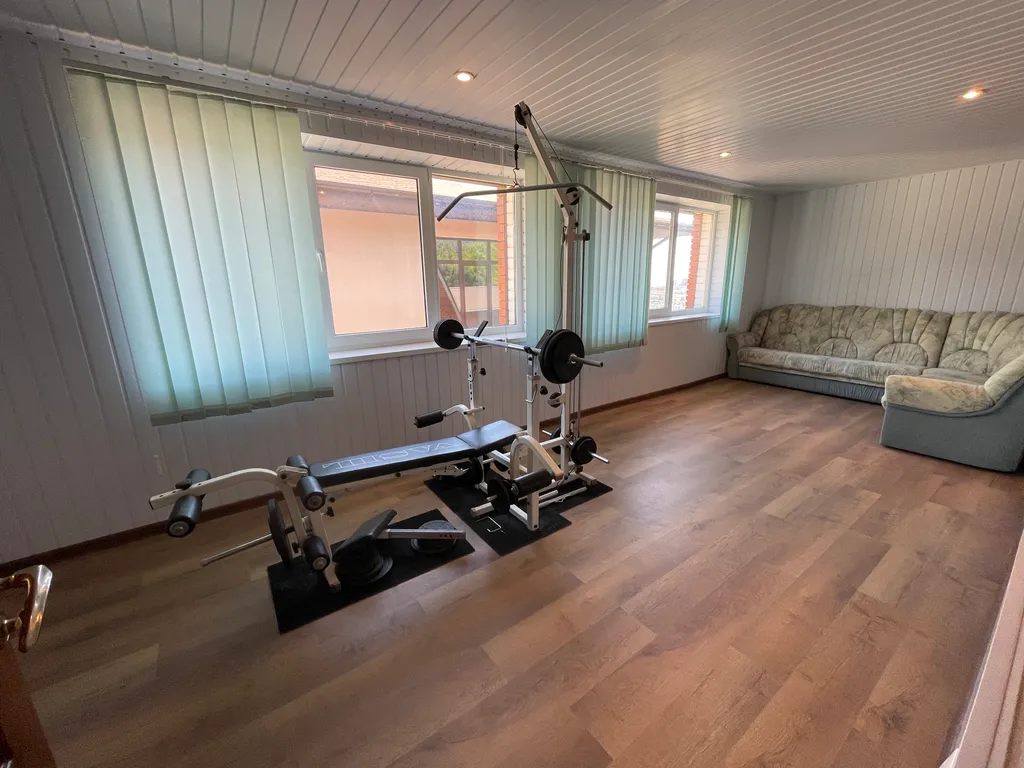 Шикарный коттедж с бассейном