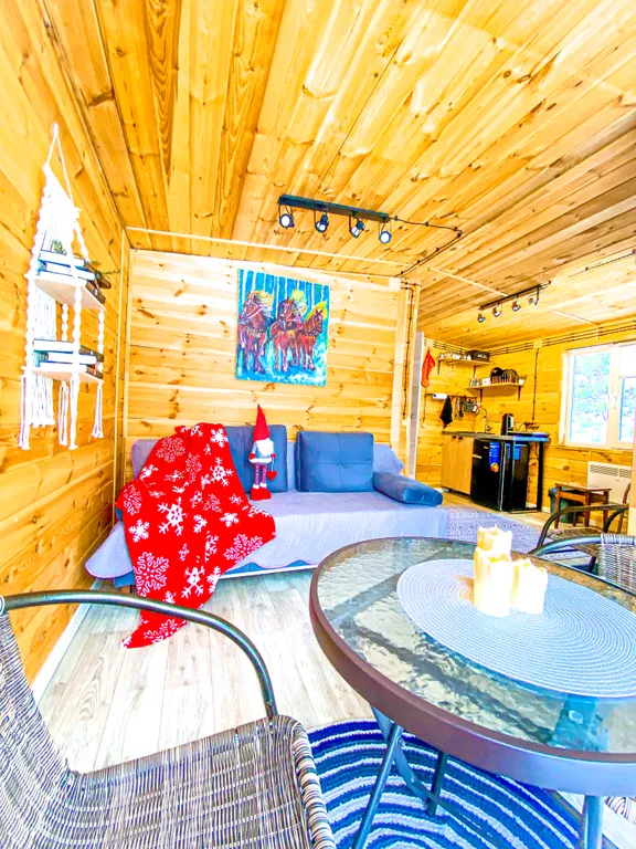 Дом со своей баней, банным чаном, террасой, мангалом коптильней в лесу