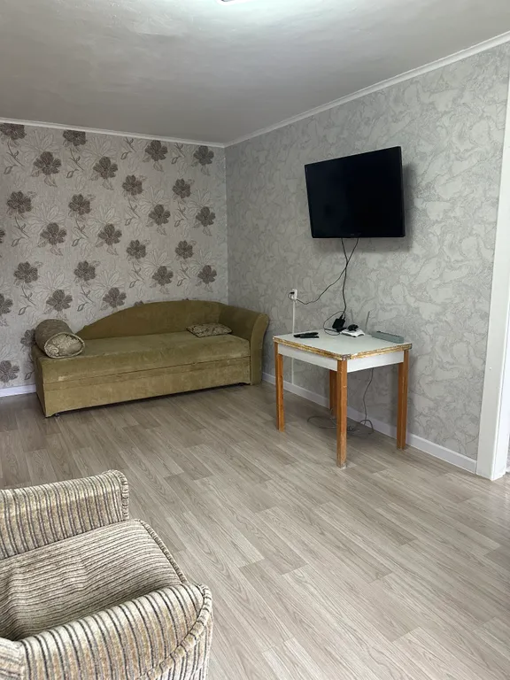 Квартира Недорогая чистая двухкомнатная квартира — Элиста