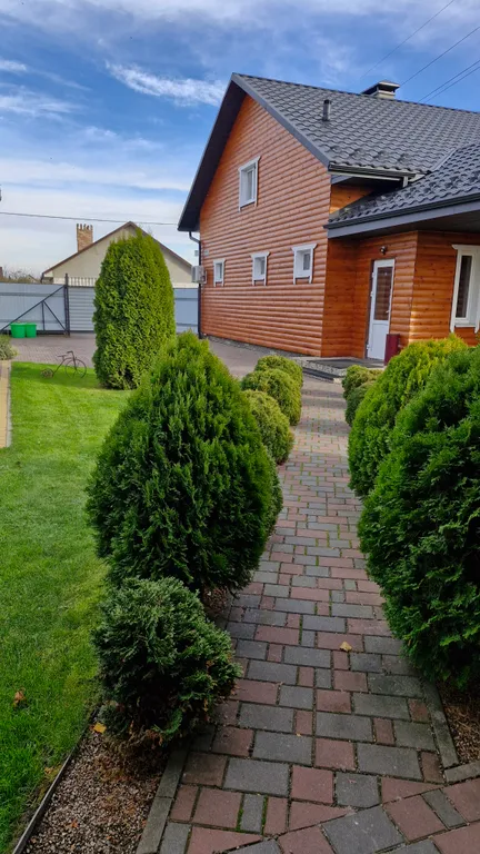 Дом с баней и парковкой