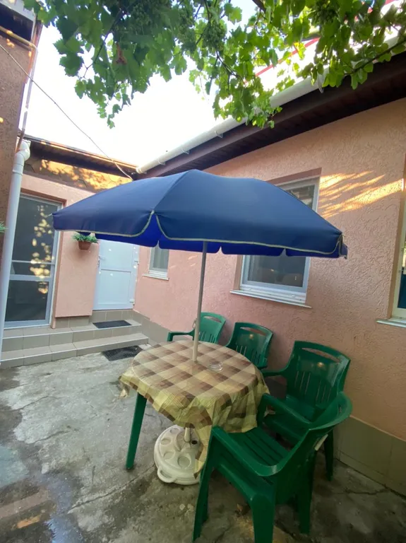 Коттедж 2-комнатный Дом — Евпатория