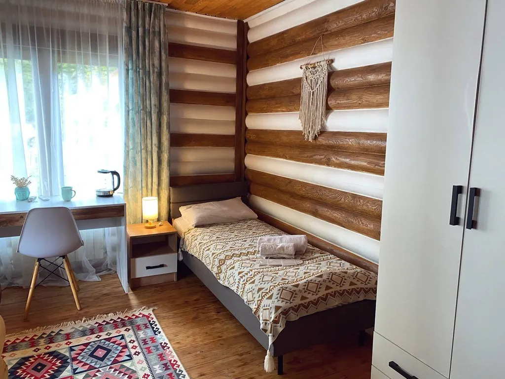 Аутентичный номер standard с балконом, видом на горы, с ванной, №4