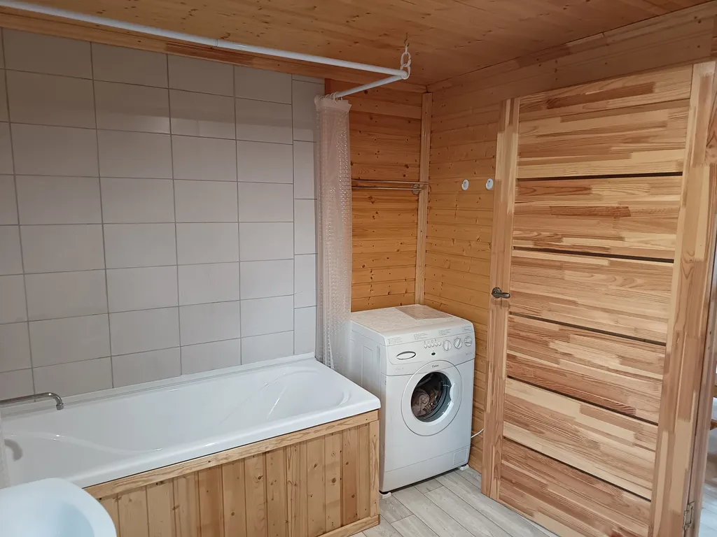 Частный двухэтажный новый дом