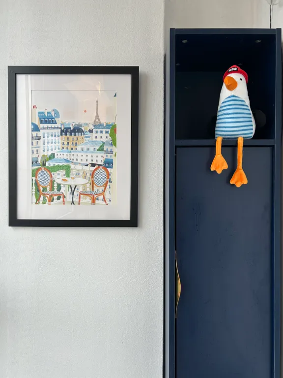 Студия с видом на город