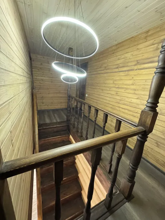 Дом с прудом