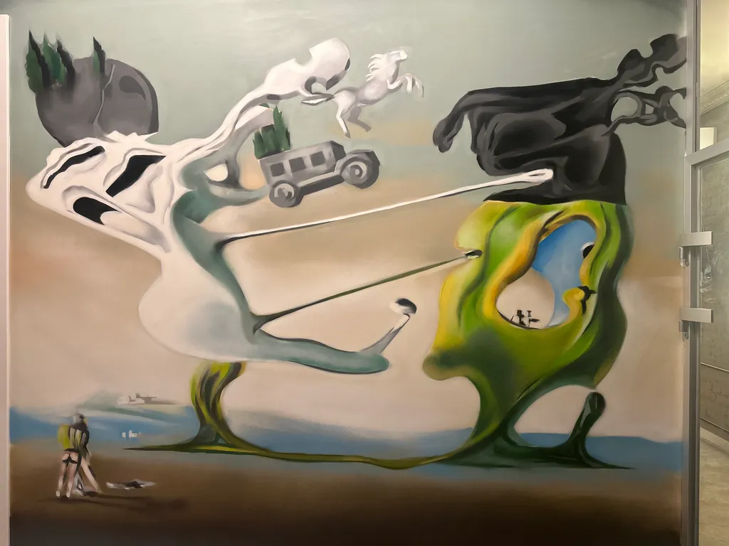 Квартира в стиле Сальвадора Дали