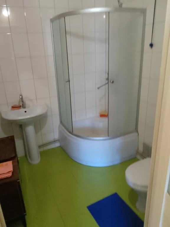 Комната в одноэтажном домике с отдельным входом