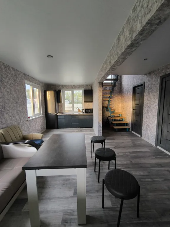 Коттедж на огромной территорией