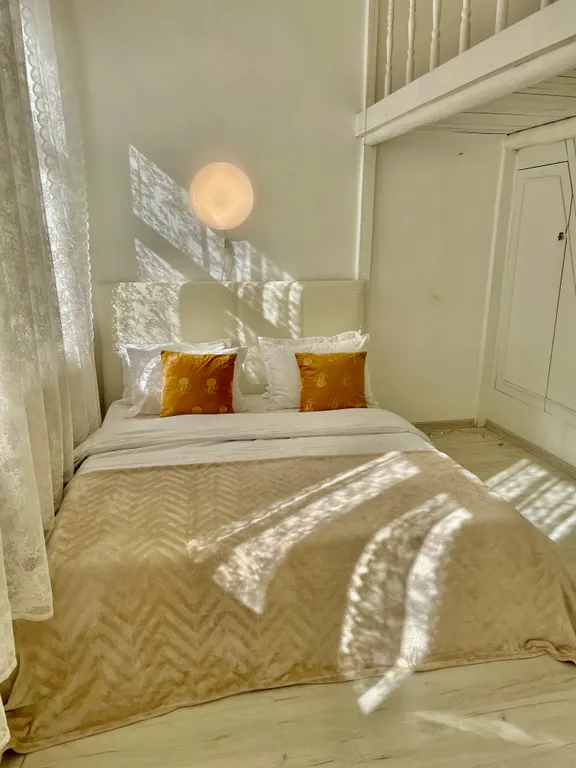 Центр Вид- река,  кораблики Версаль