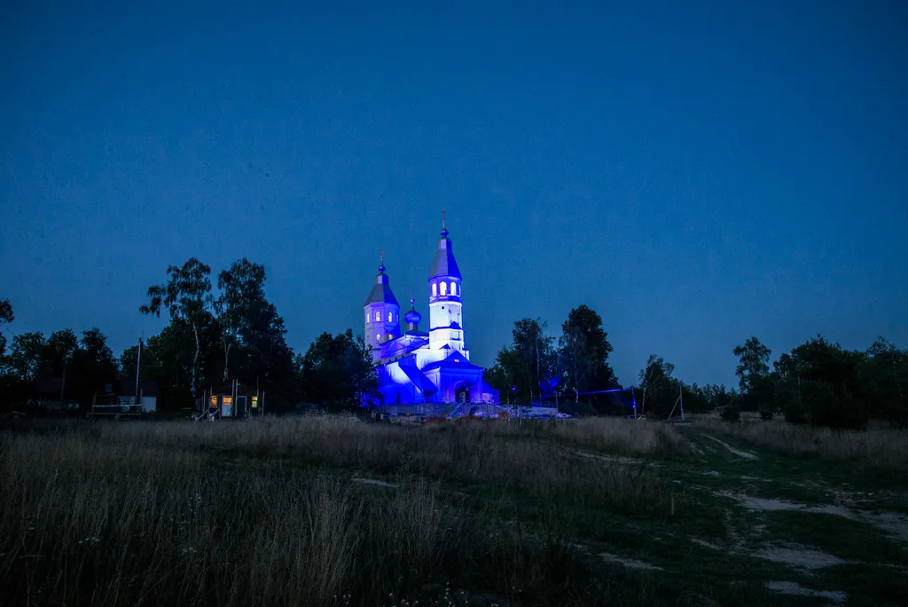 Просторный дом с баней в тихой деревушке у реки