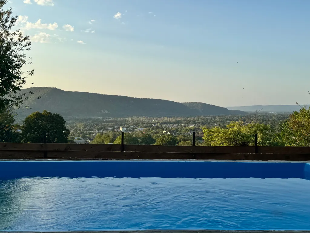 Дом с тёплым бассейном