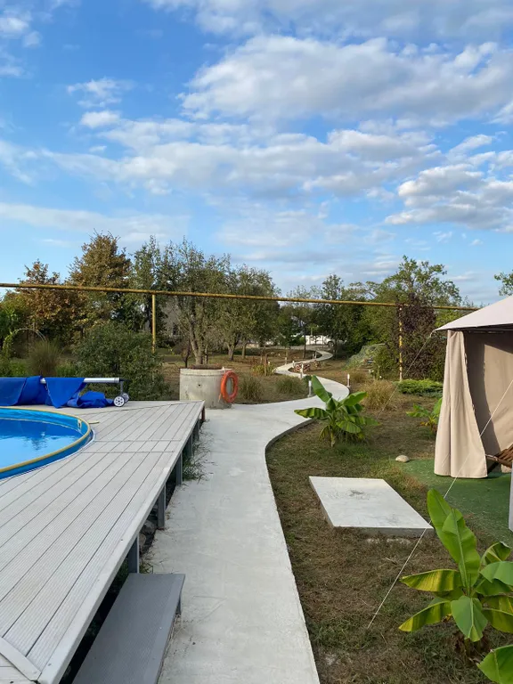 Дом у горной реки