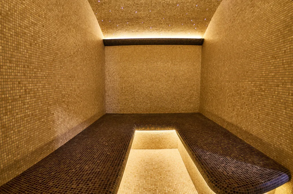 Дом с баней, хамамом, караоке и теплым уличным бассейном