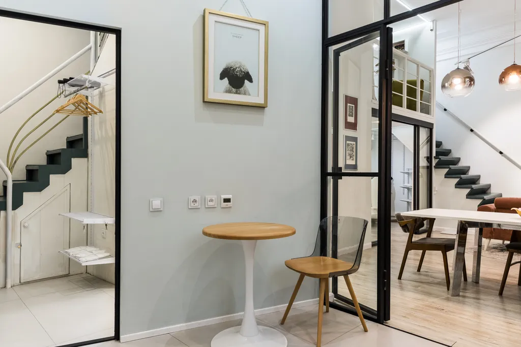 Трехуровневая квартира в историческом доме в центре города