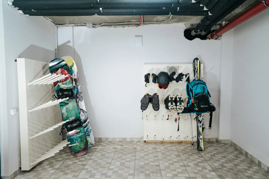 Апартаменты в горах, большая кровать