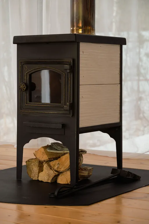 Уютный домик в лесу с горячим чаном