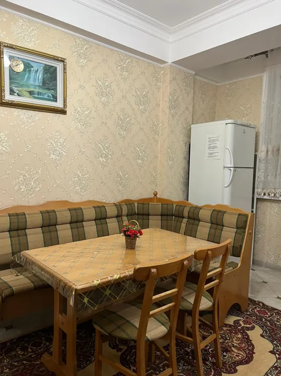 Квартира на берегу моря с видом на горы и крепость