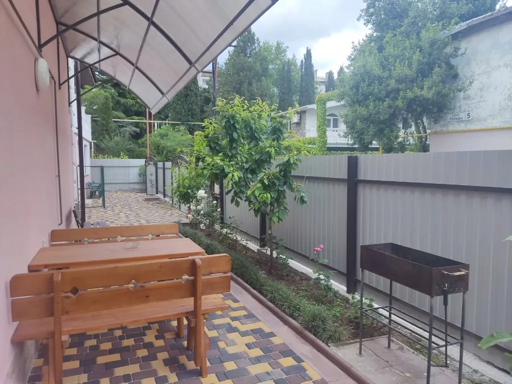 Коттедж Двухэтажный дом под ключ с двором — аренда посуточно в Партенит