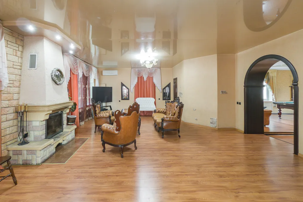 Дом со включённой стоимостью бассейна, сауны, бильярда, мангала