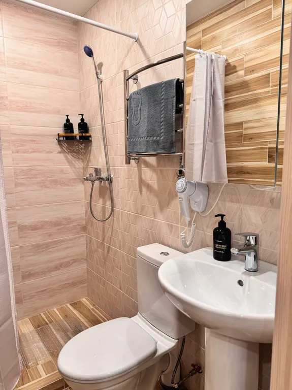 Современная студия в бежевых тонах в Люберцах