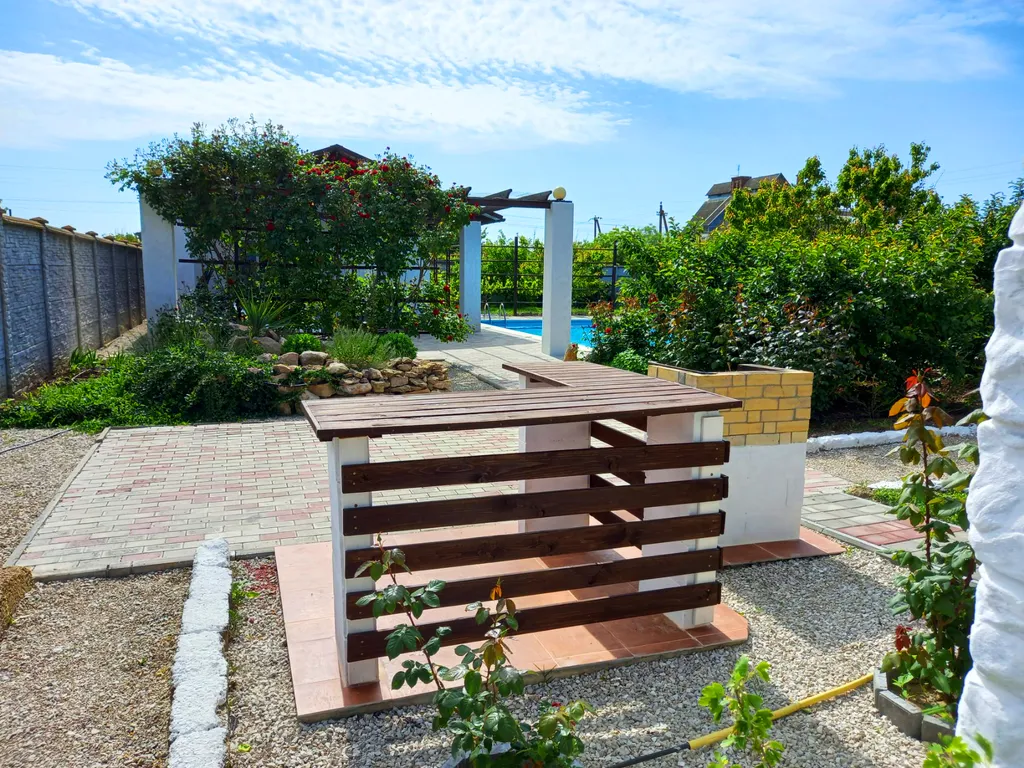 Дом с бассейном